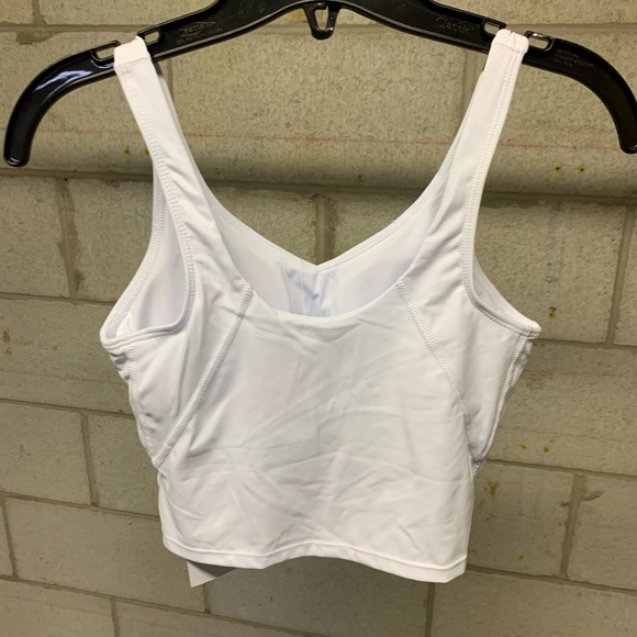 Crop Top for Women - Sleeveless Sports Tank Top - Picture 3 of 6